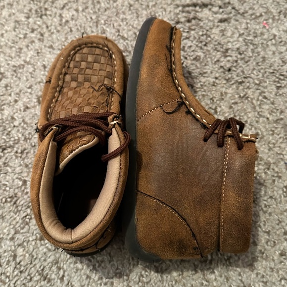 Twister toddler size 11 - Picture 4 of 4